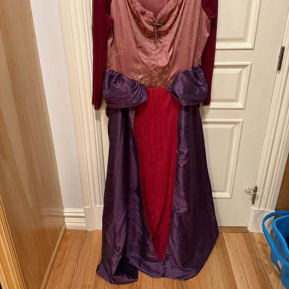 Plus Size Disney Hocus Pocus Women's Sarah Sanderson Halloween Costume - Picture 8 of 8